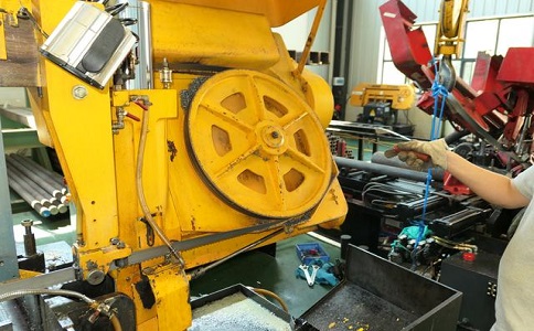 如何解决渠县卧式金属带锯床切削时出现的断带现象？